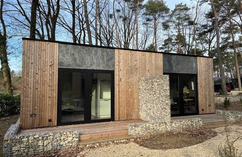 Zutendaal Ski Chalet | Nice studio with kitchenette 16 km from Maastricht