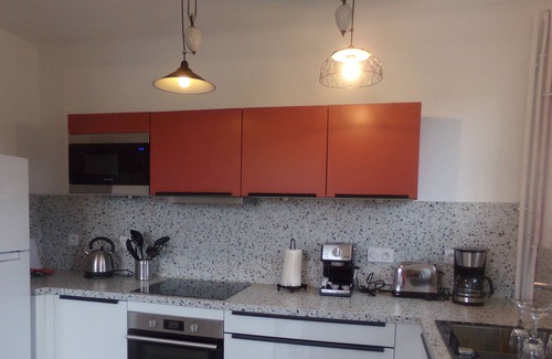 Ascain Apartment | Nice T3. Monthly/3-month rental. Balconies Pkg. Town center.