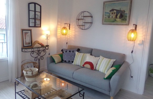 Ascain Apartment | Nice T3. Monthly/3-month rental. Balconies Pkg. Town center.