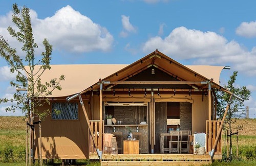 Mol House | Nice tent lodge near a lake