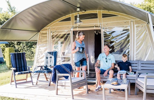 Amen House | Nice tent lodge on the edge of the National Park