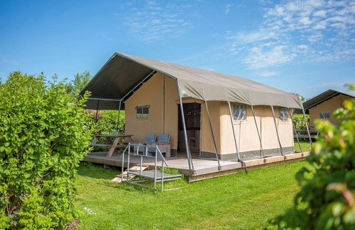 Municipality of Oosterhout House | Nice tent lodge with kitchen, just 10km from Breda