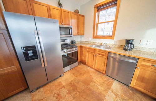 Keystone House | Nice Townhouse Free Shuttle To the Village!