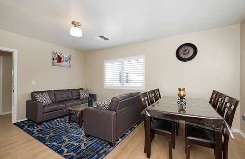 Mid-Wilshire House | Nice Trendy Stay in close proximity to hotspots