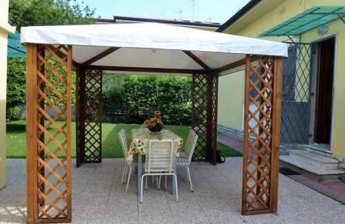 Lido di Camaiore House | Nice villa, close to the beach for 6 people.