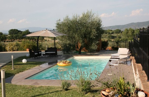 Tegoleto House | nice villa with private pool in Tuscany