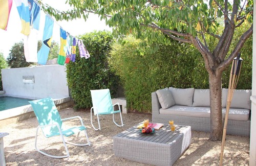 Aureille House | nice villa with heated swimming pool, in the center of the village of aureille, 8 persons, near baux de provence, in the alpilles