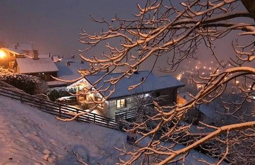 La Perriere Ski Chalet | Nice wooden and stone chalet at CHAVONNES COURCHEVEL on the Three Valleys