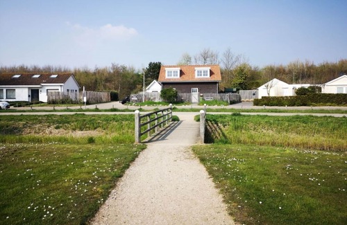 Breskens House | Nicely furnished house, directly by the sea. With your feet in the sand within 1 minute.