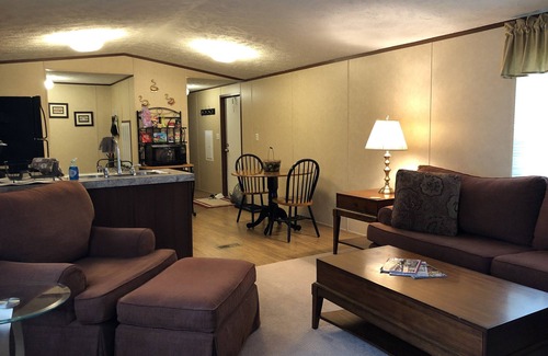 Newport House | Nicely Furnished Mobile Home
