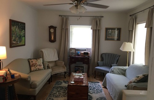 Lake Toxaway House | Nicely located, Cozy, PET Friendly cottage in beautiful Lake Toxaway, NC