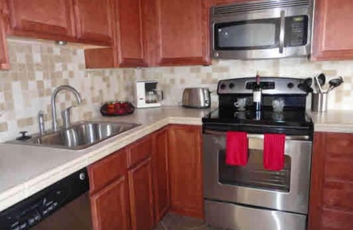 Historic Kailua Village Condo | Nicely Renovated. In The Heart of Kailua-Kona, Just Steps From the Ocean.
