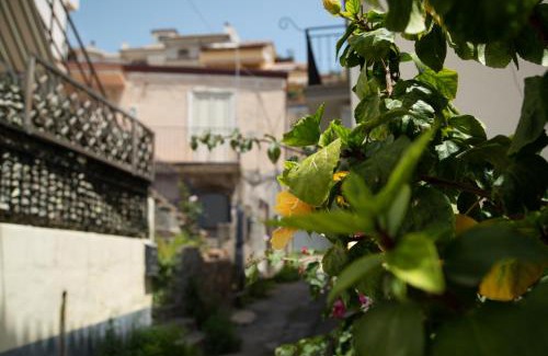 Giardini Naxos Bed & Breakfast | Nick & Santo's Holiday Homes B&B