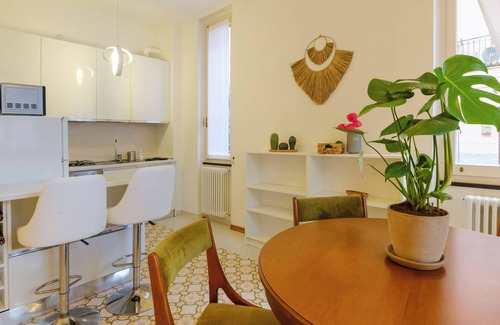 Cinque Terre Apartment | "Nico's Guest House" a stone's throw from the Sea.