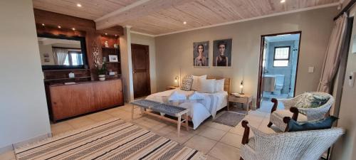 Old Place Apartment | Nicola's Studio Apartment Knysna by First Private Stays