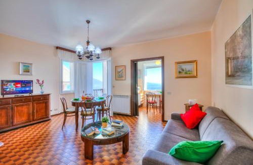 Levo Apartment | Nicoletta's Lake View Stresa - Happy Rentals