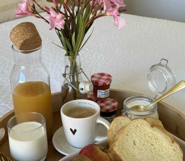 Saint-Contest House | Nid de Bulles