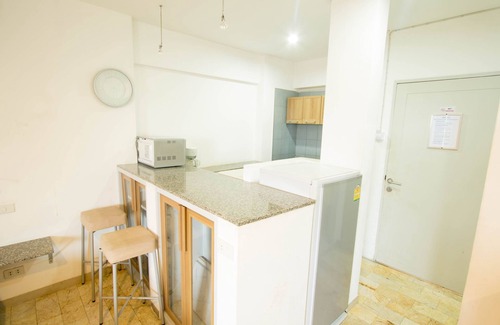 Chang Khlan Apartment | Night Bazaar Road - 40 Sqm - 3rd Floor - Work-From-Home w/Fully Fitted Kitchen