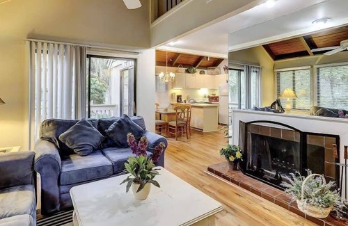 Night Heron Condo | Night Heron 2 BDR plus loft villa in Sea Pines. Community Pool and Close to Beach Paths.
