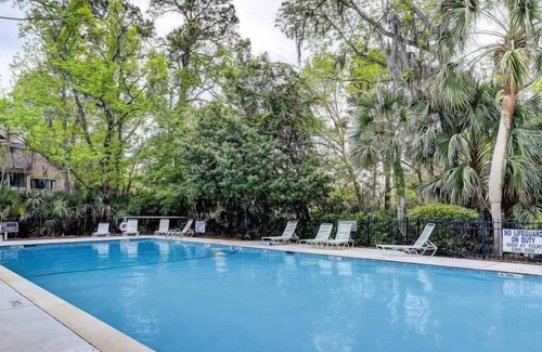Night Heron Condo | Night Heron 2 BDR plus loft villa in Sea Pines. Community Pool and Close to Beach Paths.