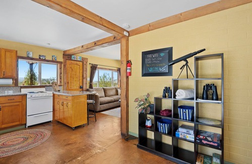 Indian Cove Cabin | Night Sky ✫ 10 Private Acre ✫ Sky Bed ✫ Sleeps 6 ✫ Explore 29 Palms