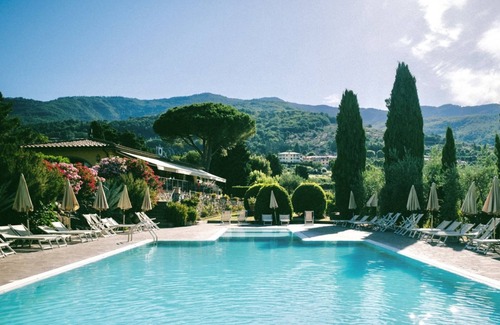 San Donato in Fronzano Apartment | Nightingale Farm Three-room apartment sleeps 5