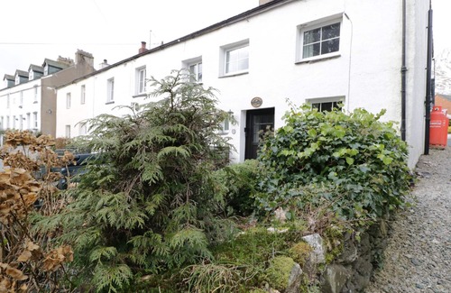 Threlkeld Cottage | NIGHTINGALE COTTAGE, pet friendly, with open fire in Keswick
