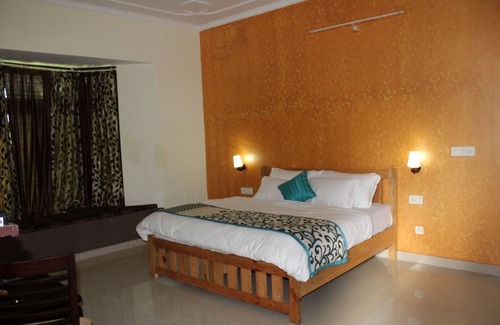 Naukuchiyatal Hotel | Niharika Palace by Royal Collection