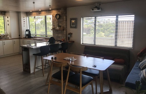 Raglan House | Nikau Nook