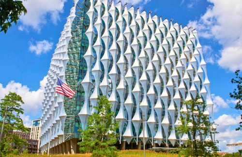 Tachbrook Apartment | Nine Elms US Embassy Modern + Cinematic HDTV + 1GB wifi