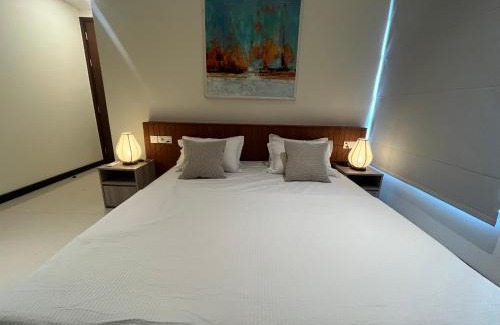 Ibbanwala Apartment | Nine Peaks Summit TriZen