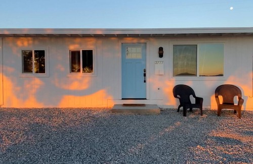 Twentynine Palms House | Nintendo64, Arcade ,DVD, Telescope, HotTub