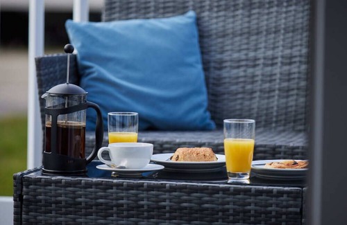 Cayton Bay Apartment | Nirvana Coastal Retreat Holiday Home