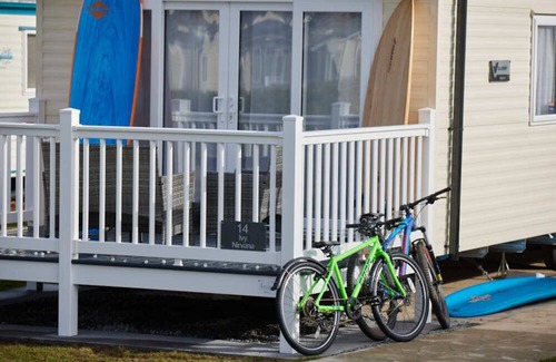 Cayton Bay Apartment | Nirvana Coastal Retreat Holiday Home