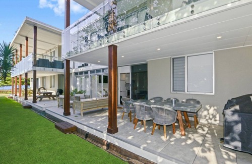 Avoca Beach Apartment | Nirvana Court 3 - Beachfront Location