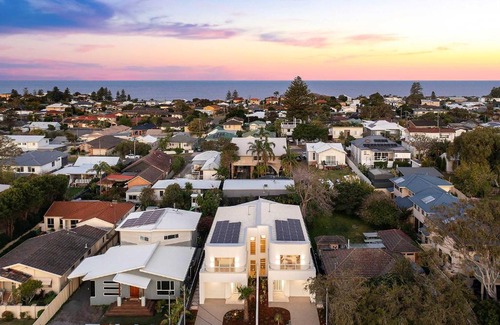 Long Jetty House | Nirvana, Mineral Swimming Pool, close to Beaches