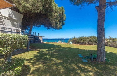 Nea Makri House | 'Nirvana Seaside' Beachfront House with Patio