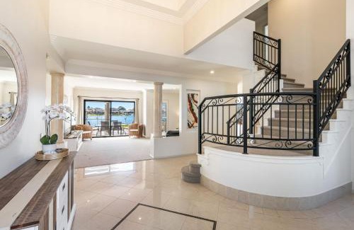 Yamba House | Nirvana Waters - Waterfront with Pool