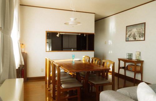 Kutchan Ski Chalet | Niseko Pink house