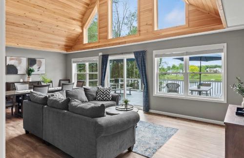 Blakeslee House | Nittany Cabin by AvantStay Lakefront, View, Firepit