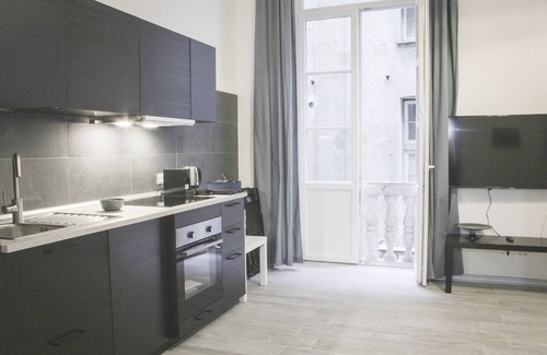 Genoa Historical Centre Apartment | niu you nest away from home