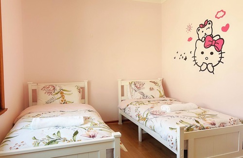 Hurstville Villa | LOCATION! LOCATION! Perfect for family living