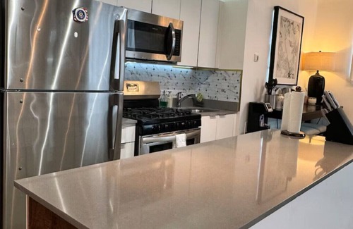 Upper East Side Apartment | nModern 2BR with Fireplace &Fitness & Lounge