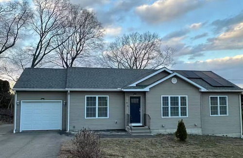 Montville House | nModern 3-Bedroom Retreat Near Parks & Casinos