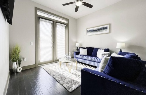 East Downtown Houston Apartment | nn1 to 3 miles away from Shell Energy stadium, Toyota Center, Discovery Green