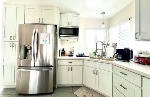 Talmadge House | nNEW! nFamily Friendly Retreat w/Yard & Playn2000sqftnFree ParkingnAT&T Fiber