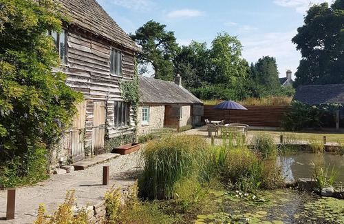 Kington Cottage | No 1 The Threshing Barn, Penrhos Court