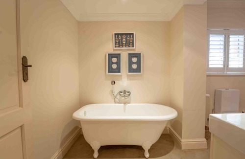 Shaka's Rock Apartment | No 1 The Villas Families only