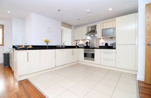 Cardiff City Centre Apartment | No. 1 Under the Clock by SSW - Cardiff City Centre