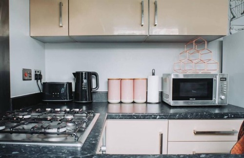 Bristol House | No.10 Bristol 2 bedroom boutique house with private parking and private garden